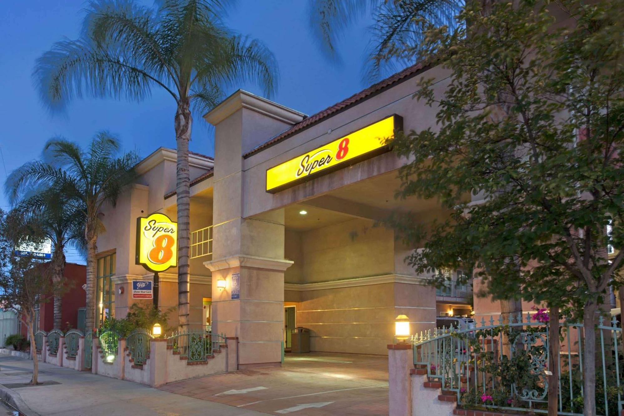 Staying Near Warner Bros. Studios: 4 Airport Hotels Compared